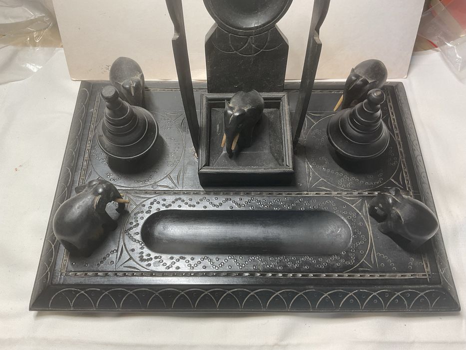 Antiga secretaria de mesa em madeira nobre - pau preto