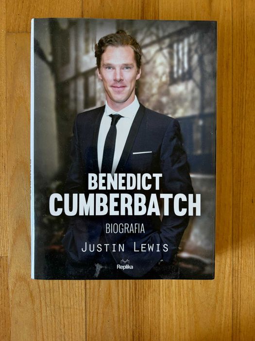 "Benedict Cumberbatch. Biografia"  – Justin Lewis