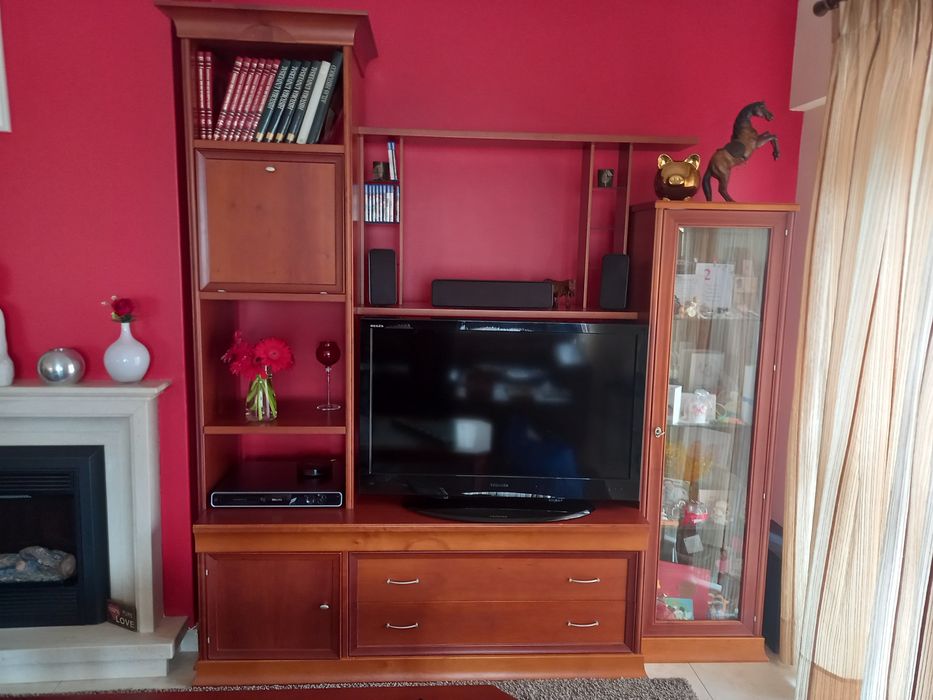 Móvel de sala em Nogueira