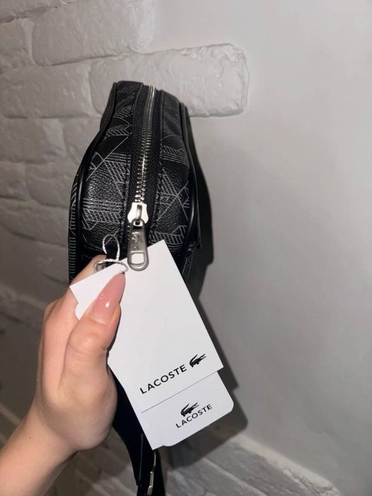 сумки від Lacoste мессенджер monogram чоловічка сумка через плече