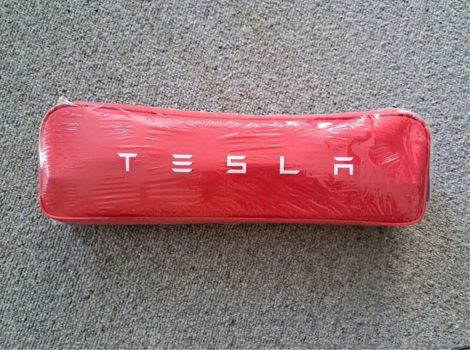 Аптечка Tesla. Повний комплект.