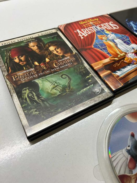6 DVDs (Toy Story, Ratatui, Avatar, Pirata, Aristogatos e Alice)64738897904002122