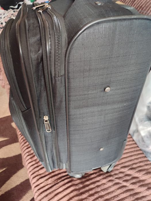 Валіза, чемодан на колесах