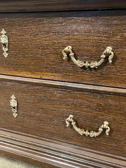 Stara serwantka dębowa