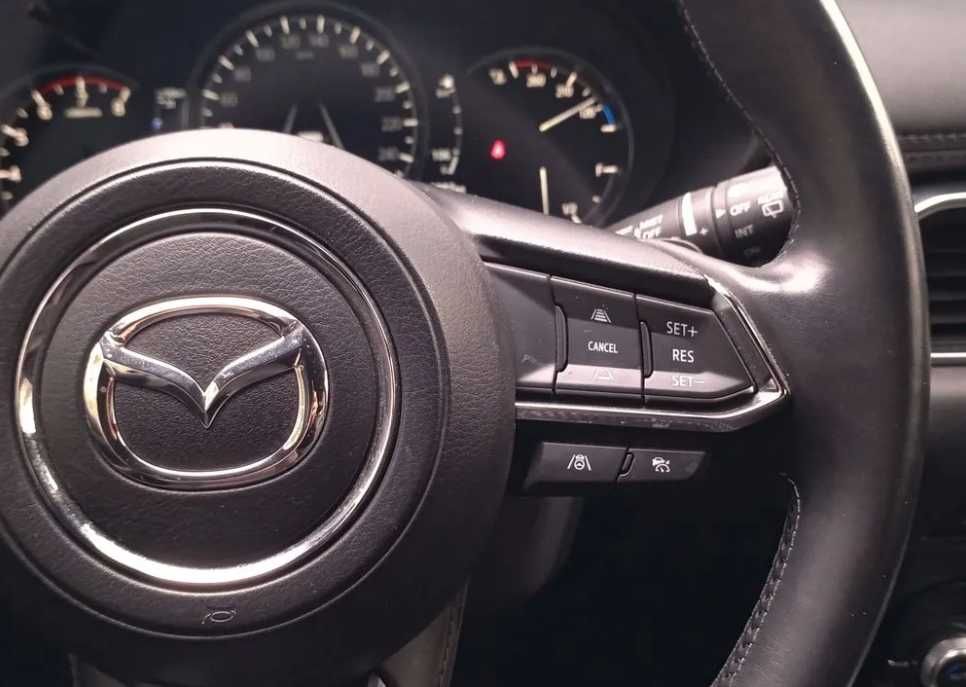 Mazda CX-5 Signature 2023 року