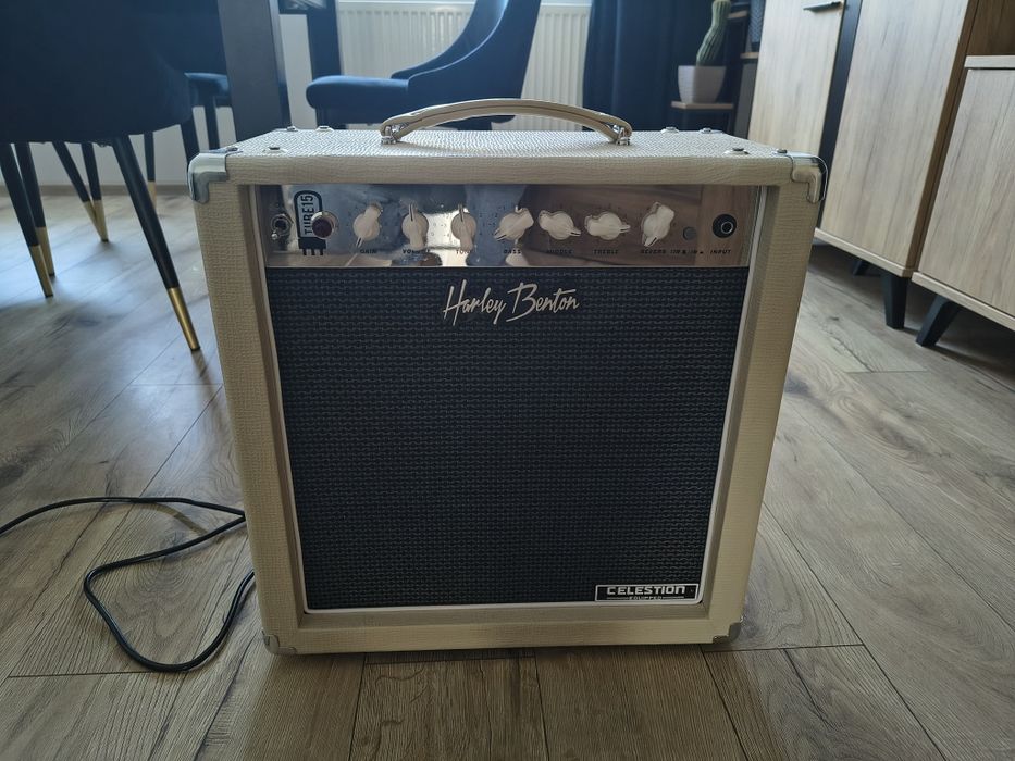 Wzmacniacz gitarowy lampowy  Harley Benton TUBE15 Celestion Bundle  -