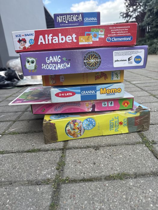 Zestaw gier i puzzli
