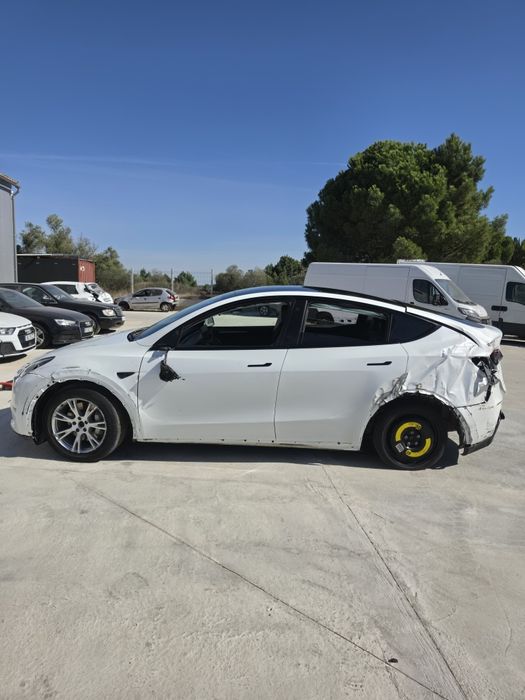 Tesla y long range dual motor