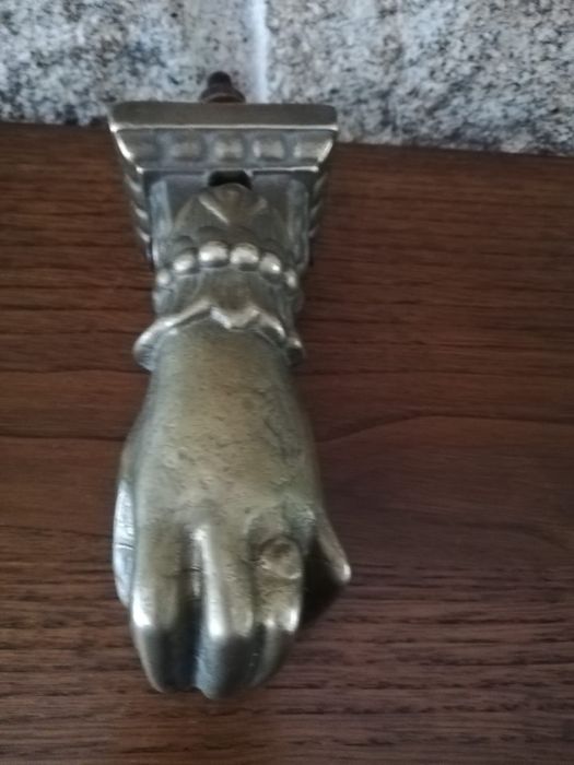 Batente de porta/portão antigo.