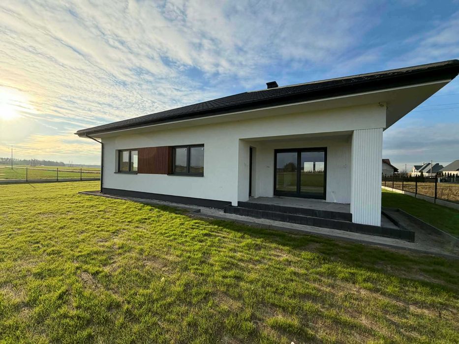 Nowy dom z działką 1106 m2.