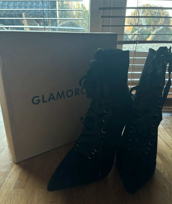 Sznurowane szpilki Glamorous