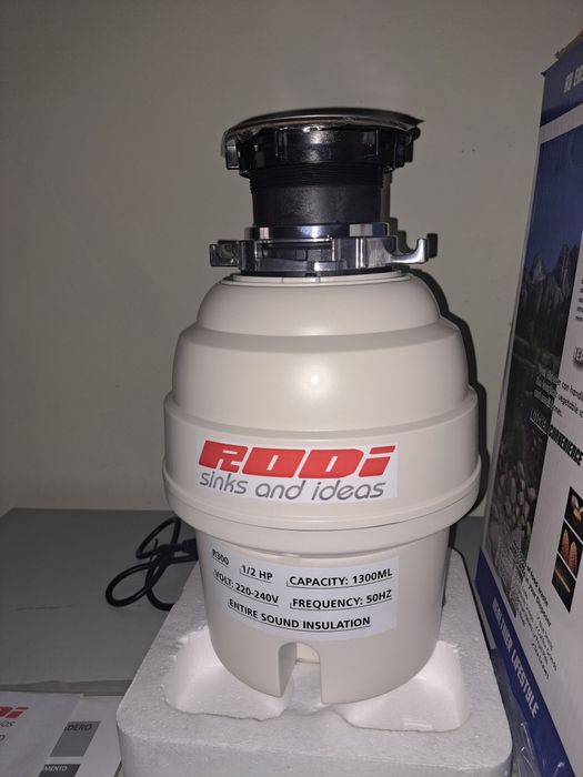 Vendo um triturador de resíduos alimentares Rodi R300 com isolamento acústico total e capacidade de 1300 ml. Novo sem uso algum  com manuais.