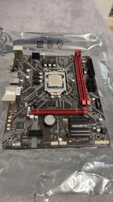 Plyta glowna Gigabyte B365M H + Procesor Intel Core i5 9400F