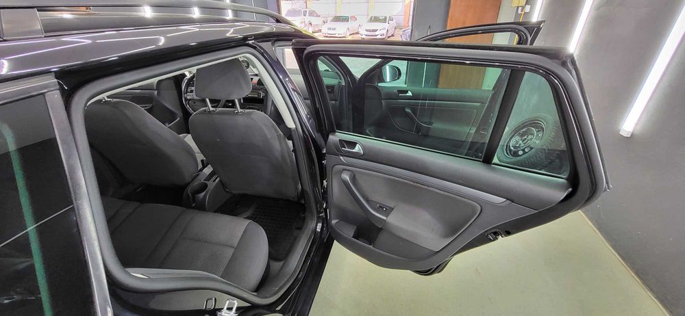 Продам Гольфа універсал 2008 року. Газ бензин. Мотор 1,6. 102 к.с.