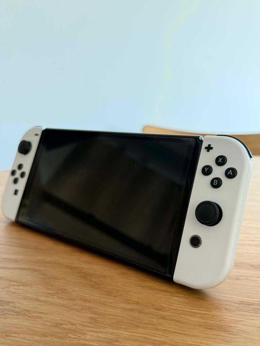 Nintendo Switch OLED White - 3 gry - stan idealny