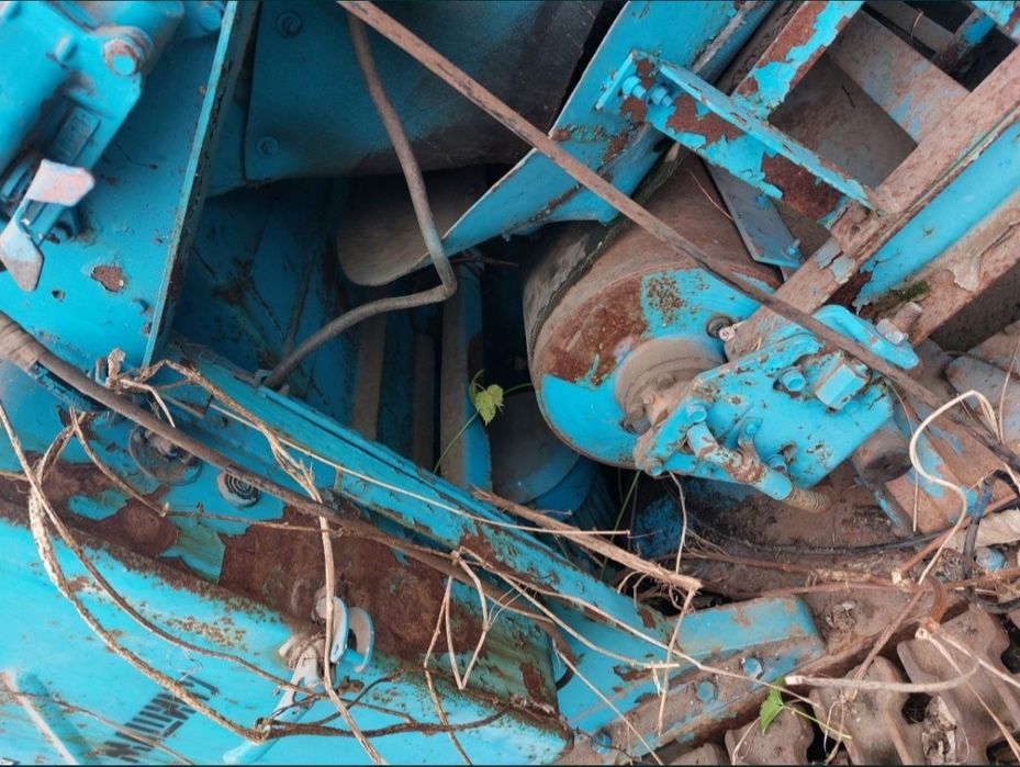 Продам Ковшовий ленточний- гусиничний погружчик