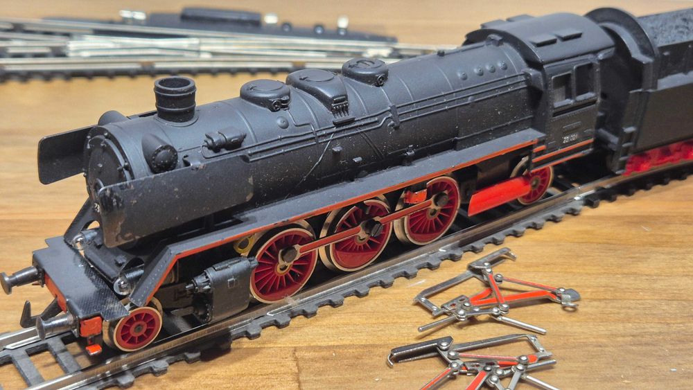 Parowóz BR 23 001 PIKO H0 1:87 z węglarką