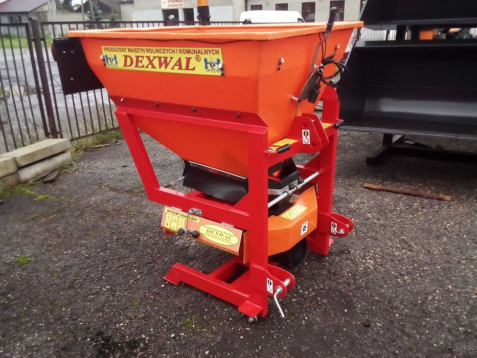 Piaskarka posypywarka   1200kg 550kg  z podłogą wibracyjną DEXWAL