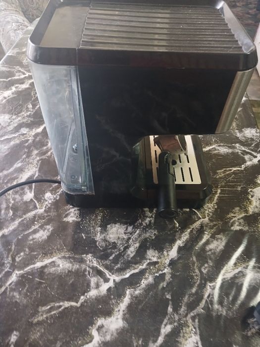 Прдам Кофемашину POLARIS.