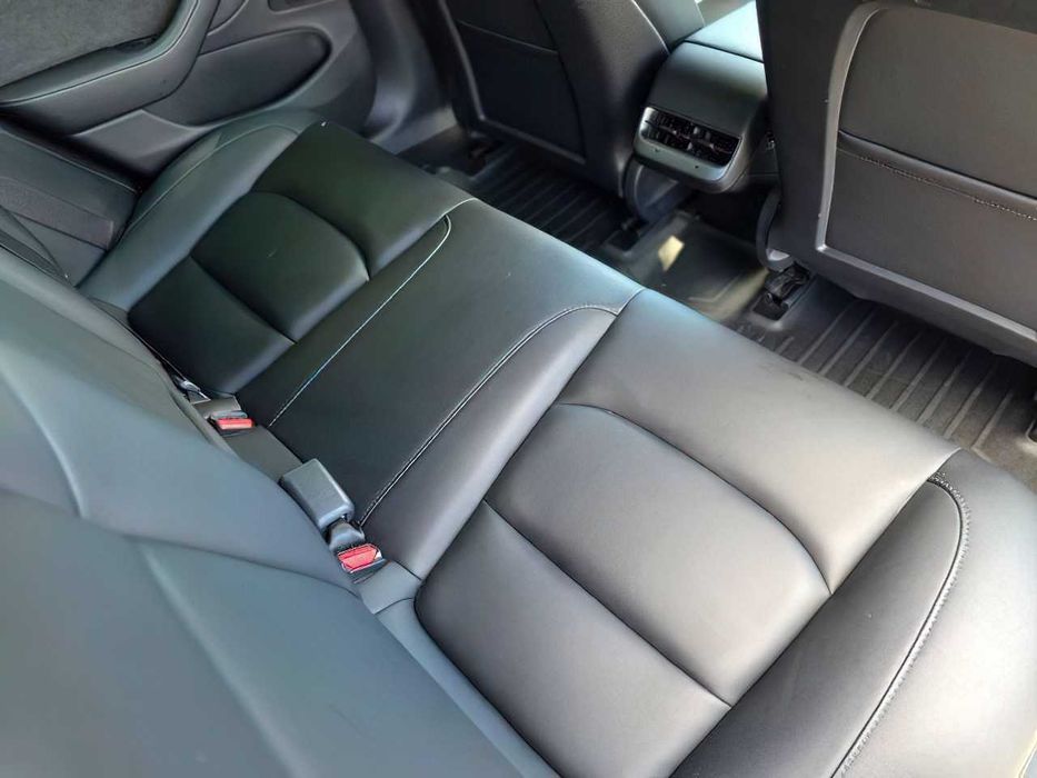 Tesla Model 3 Long Range      2021