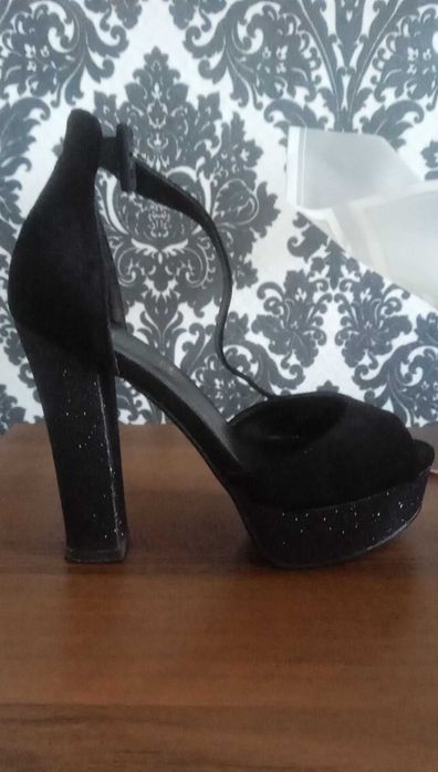 Туфли на каблуке