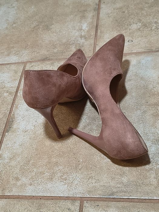 Sprzedam buty na obcasie