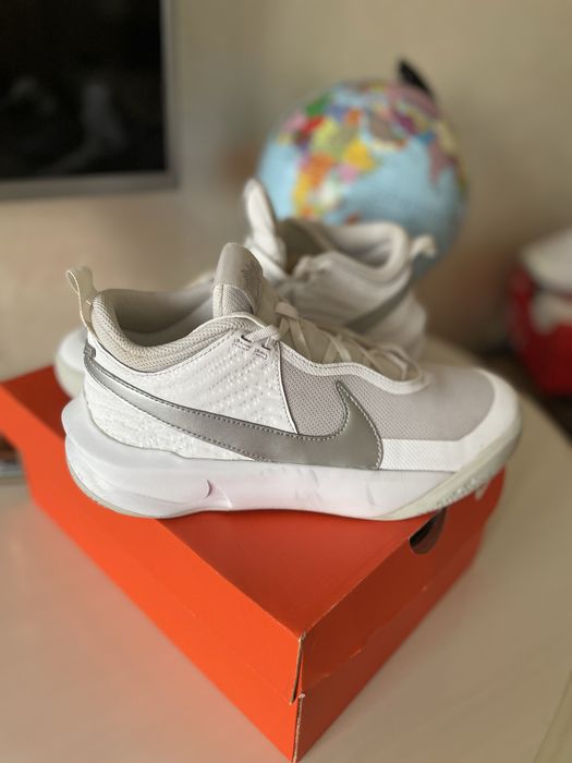 Білі оригінальні кросівки Nike , роз.EUR- 40