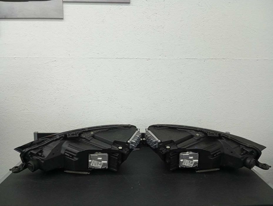 AUDI A5 8W фара права ліва