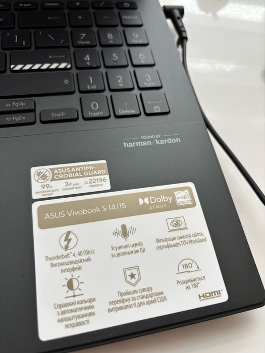 Ноутбук ASUS Vivobook S15 OLED K5504VA-MA383 стан нового всього рік