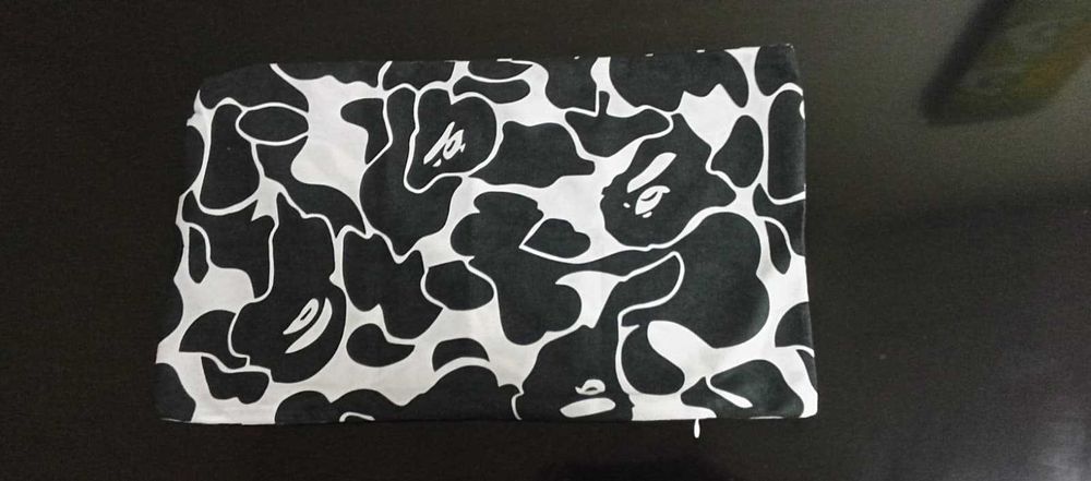Capa de Almofada/Sofá BAPE - Estampa Camuflada (30x50cm)