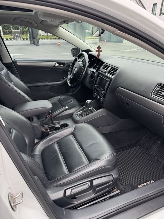 Volkswagen jetta 2015 года