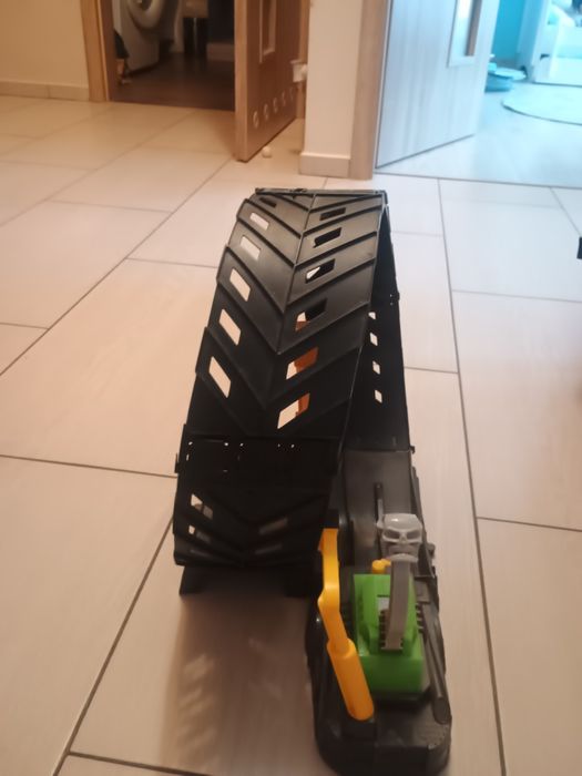 Zestaw hot wheels epicka pętla kaskaderska