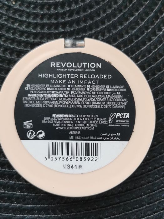 Rozświetlacz Revolution makeup