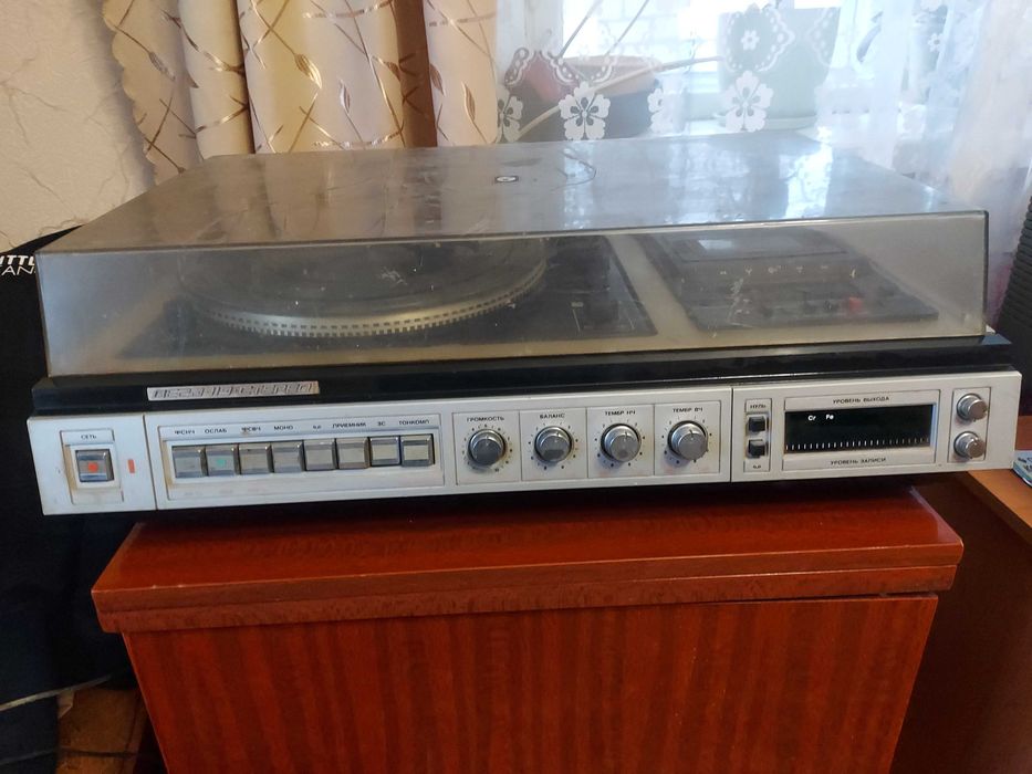 Магнитофон + вертушка ВЕГА 119 стерео