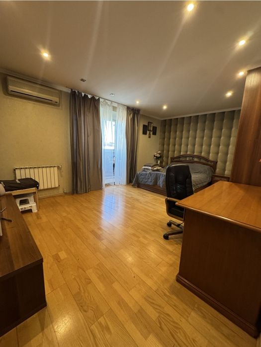 Продам 4х ком.квартиру на ул.Антановича ( Свердлова)