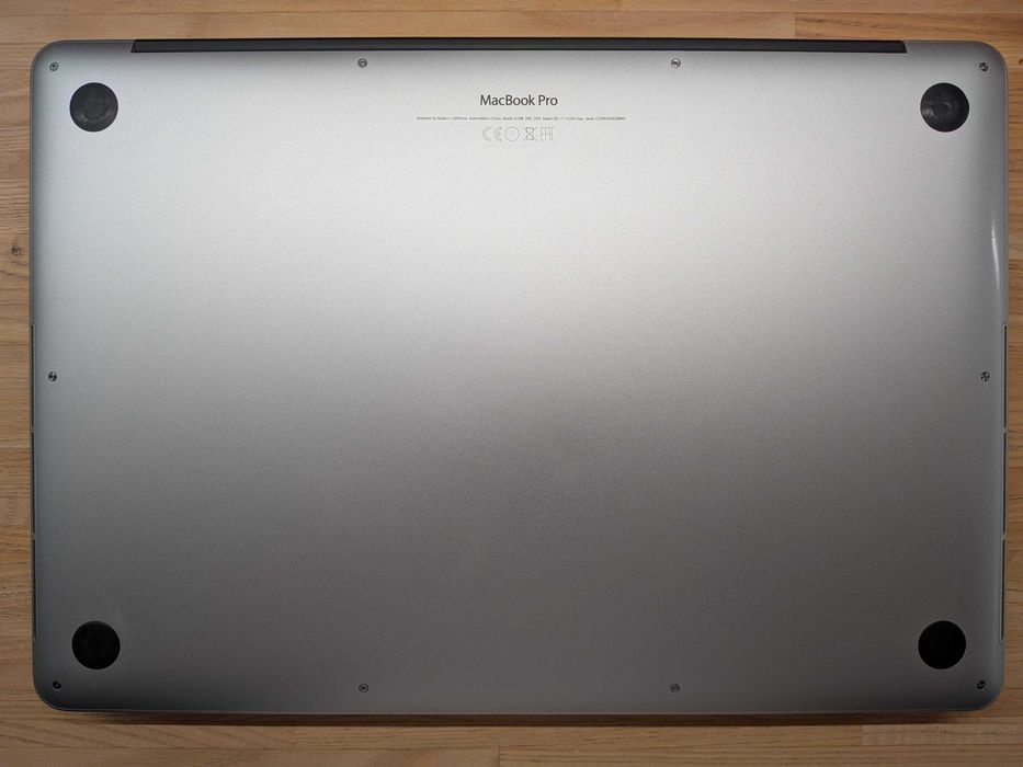 MacBook Pro Retina Mid 2015; i7 2,5 GHz; M370X; 512 GB; Sequoia 15.7.2