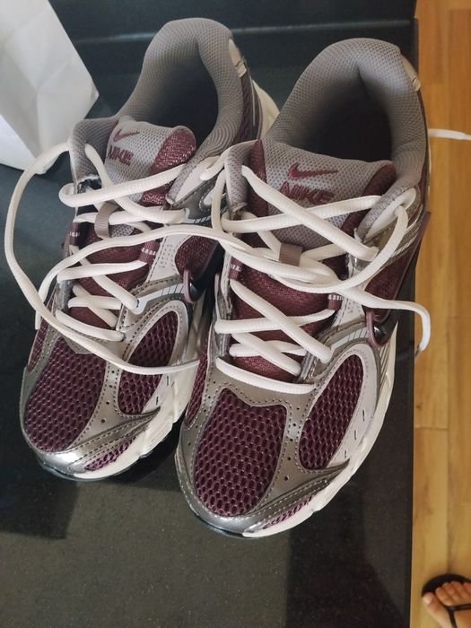 Tenis completamente Novos