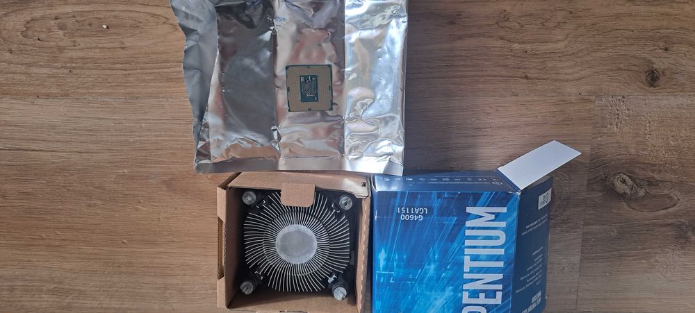 Procesor Intel Pentium G4600 + chłodzenie BOX