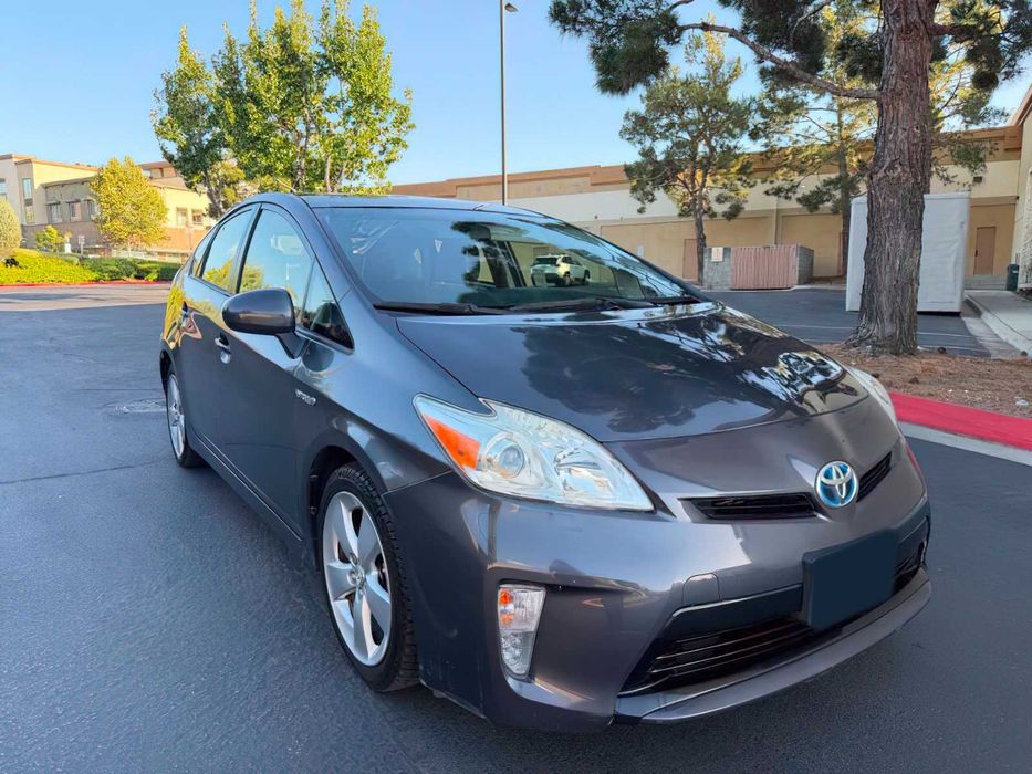 Toyota Prius Four      2015
