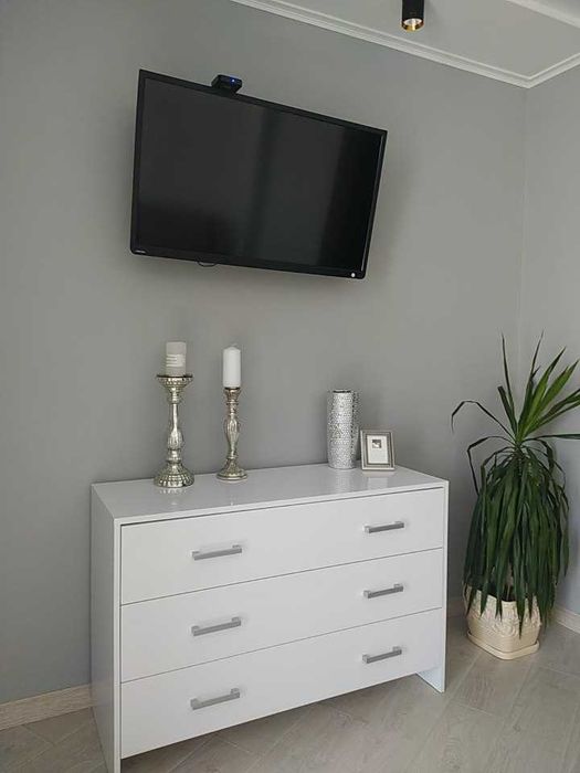 1-но кім. квартира. Угорська 12, Стуса, Червоної Калини 9, центр, КУ.