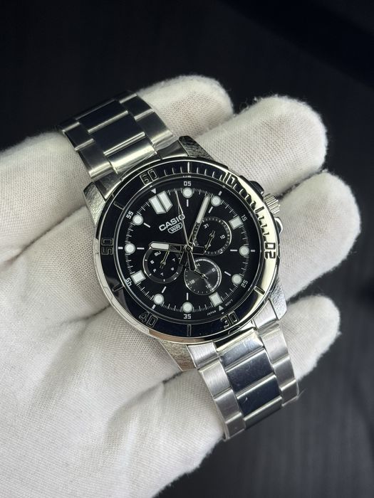 Годинник чоловічий Casio MTP-VD300D-1A Оригінал Гарантія Часы мужские
