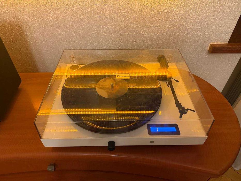 Програвач вінілу Pro-Ject Juke Box E1 OM5e White