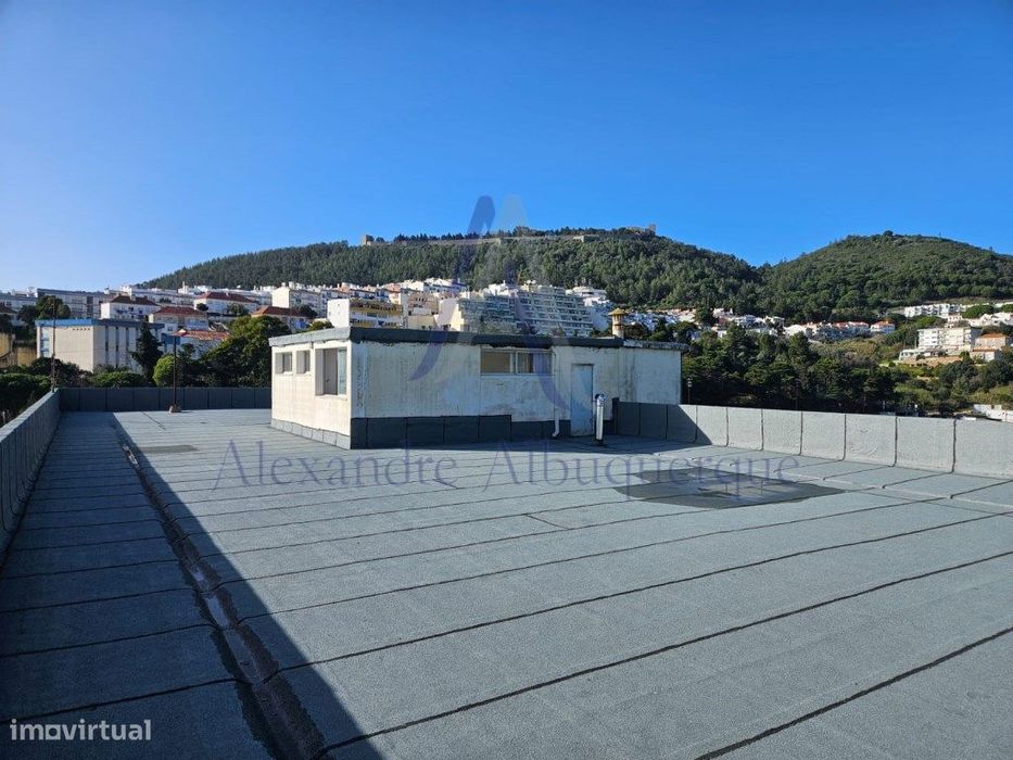 Apartamento T1 com Vista Mar e Terraço na Vila de Sesimbra!