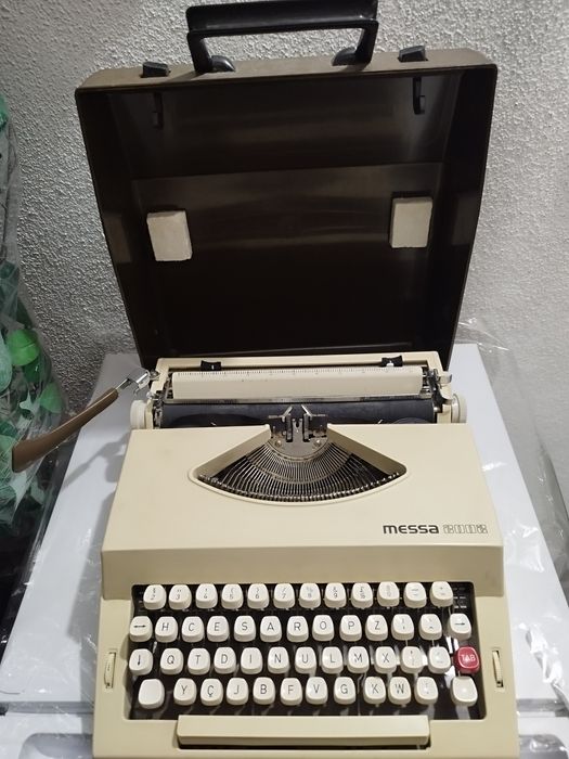 Máquina de escrever antiga