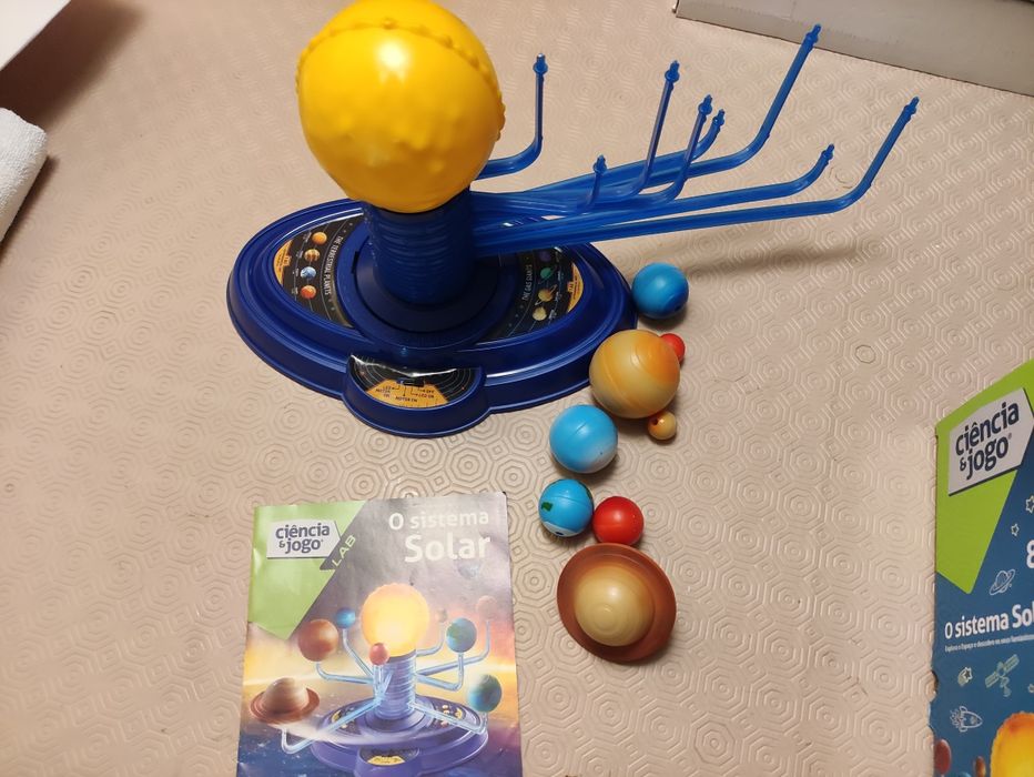 Jogo criança educativo sistema solar clementoni
