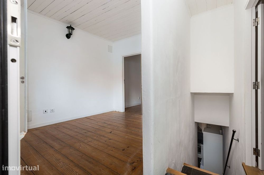 Moradia T3 de Rés do Chão e 1º Andar c/ Terraço no Centro Histórico de