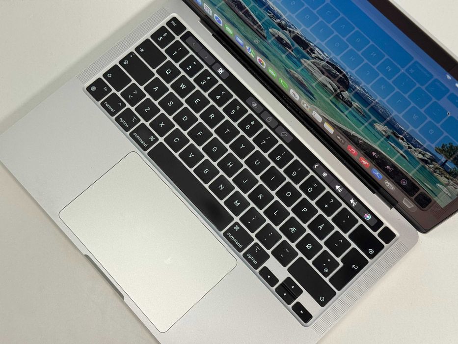 MacBook Pro 13 2020 M1 TouchBar 87% Kondycji Baterii 8/256GB Gwarancja