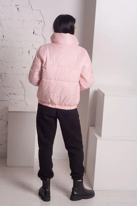 Жіноча стильна куртка