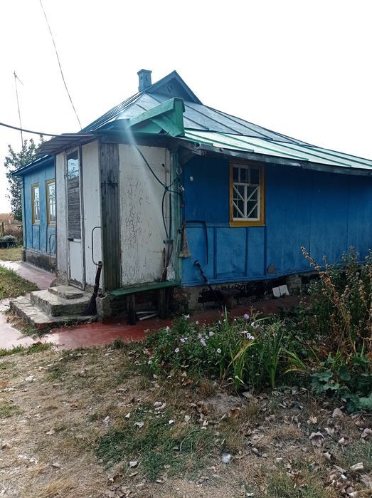 Будинок в 100км від Київа. Село Чемер.