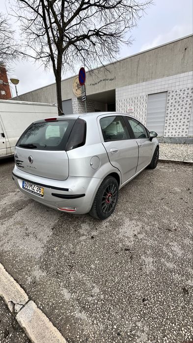 Fiat punto 2012 bem estimado e vendo por 35000 negociavel